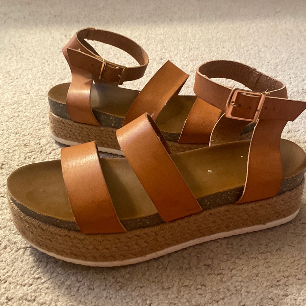 Platform sandals